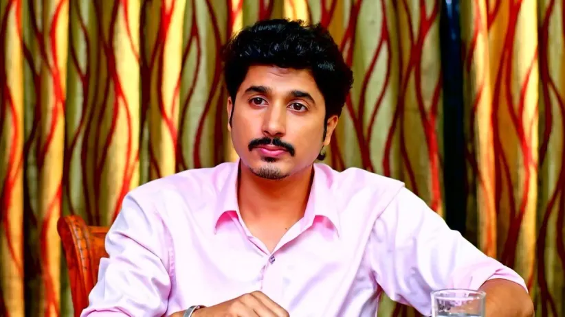 Veeranarayana Takes Chitti’s Phone