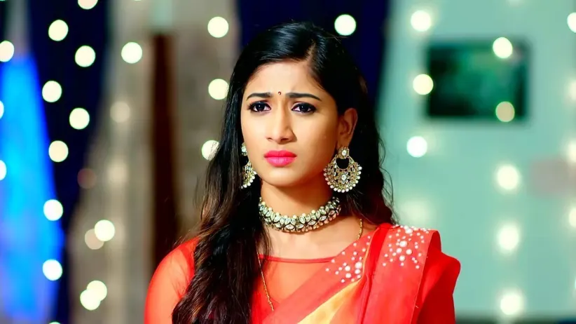 Lucky Blackmails Urmila