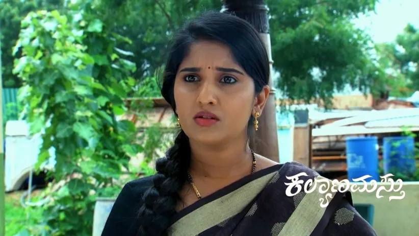 Janaki Sees Jaya Surya's Portrait