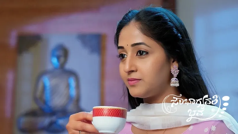 Mithra and Bhagyalakshmi Arrive at a Resort