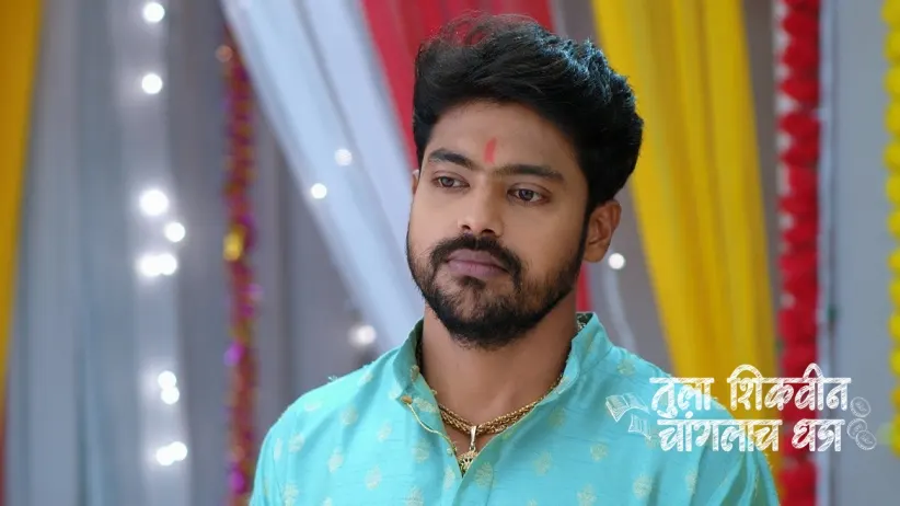 Charulata Gifts Jewellery to Ira and Nikhil