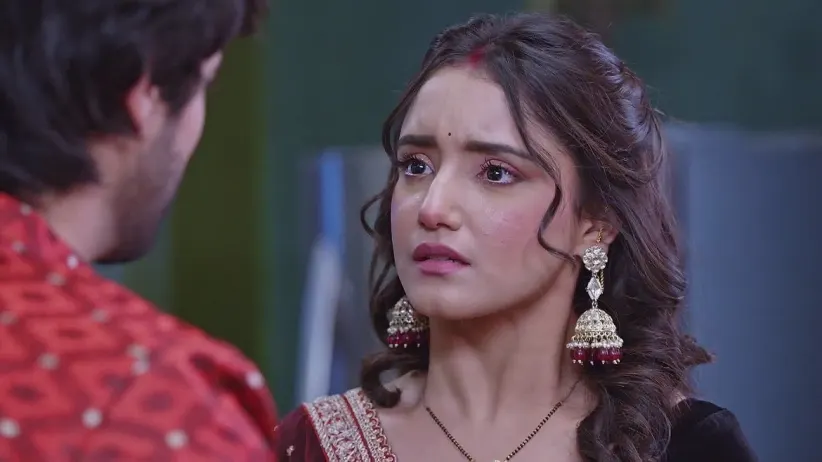 Purvi Cries in front of Rajvansh