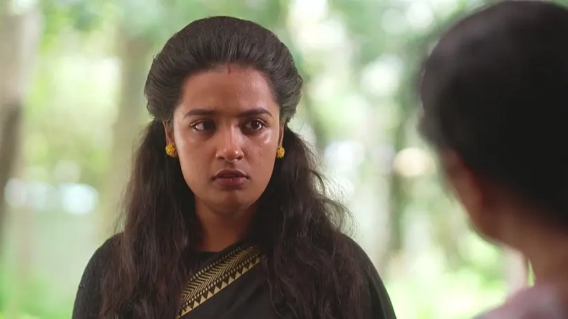Sharada Stops Shalini | Kudumbashree Sharada