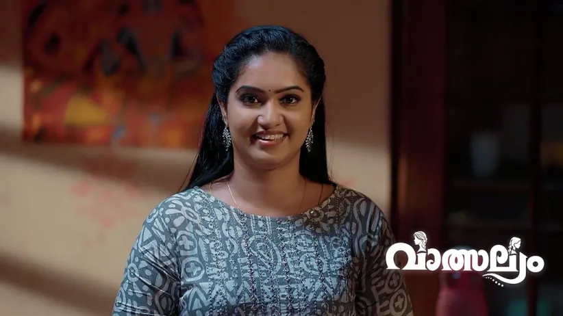 Mythili Becomes Jealous of Meenakshi