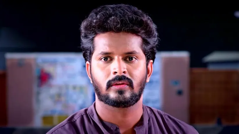 Santhanam Tempts Kumaran