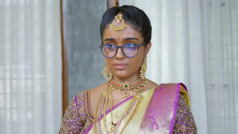 Deepa Learns about the Duty of a Daughter-in-law