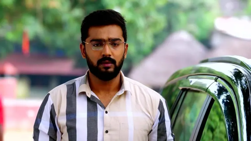 Thaiyalnayaki Argues with Siddharth