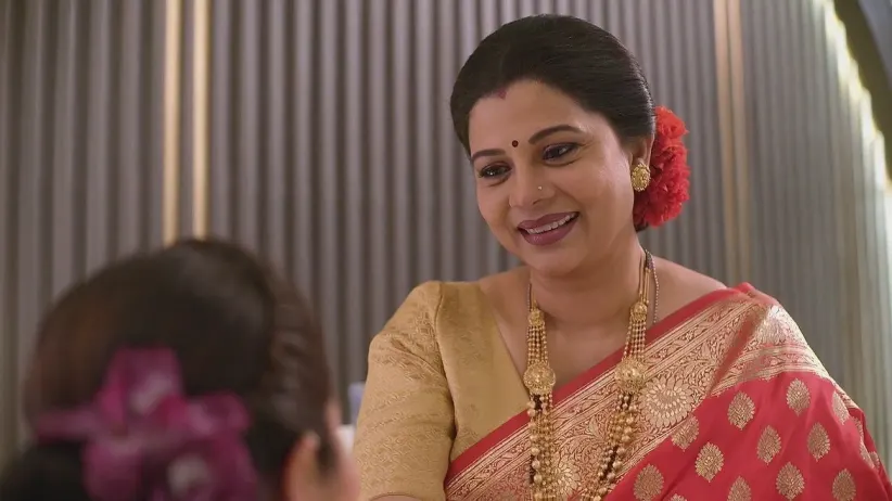 Everyone Takes Care of an Ill Sarang | Savalyachi Janu Savali