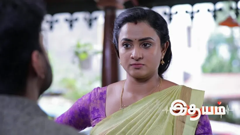 Aandal Stages an Act in Front of Bharathi