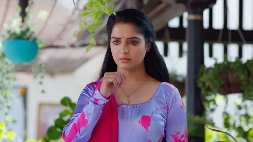 Vasundhara's Ring in Abhiram's Hand