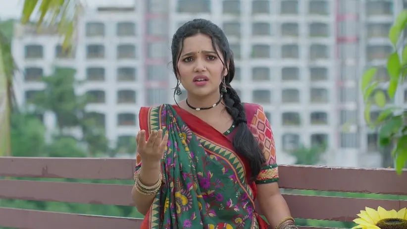 देवांश ने वसुधा को गिरने से बचाया | वसुधा