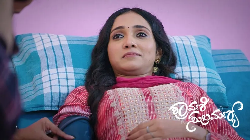 Shravani Donates Blood to Savitri