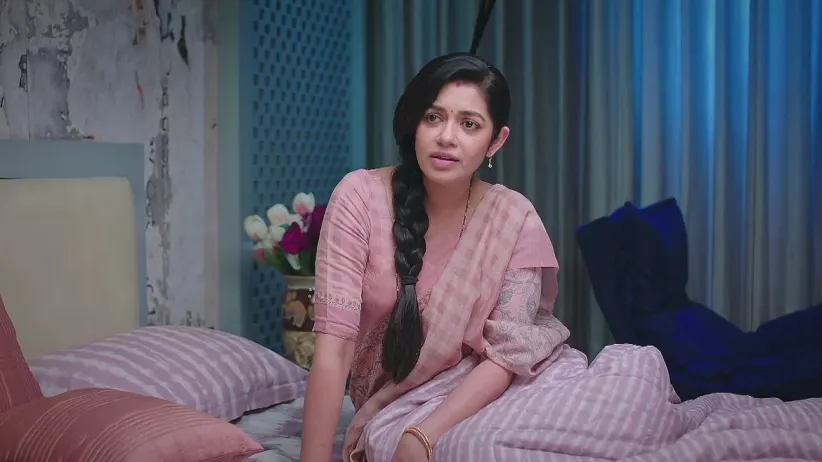 Bhoomika Asks Goutham about His Fear of Darkness | Amruthadhaare