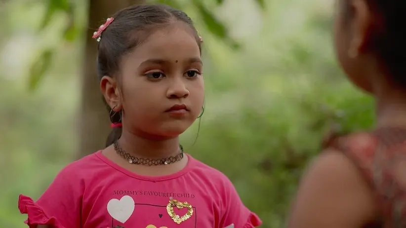 Pappi Shows Madhushree’s Photo to Sathya