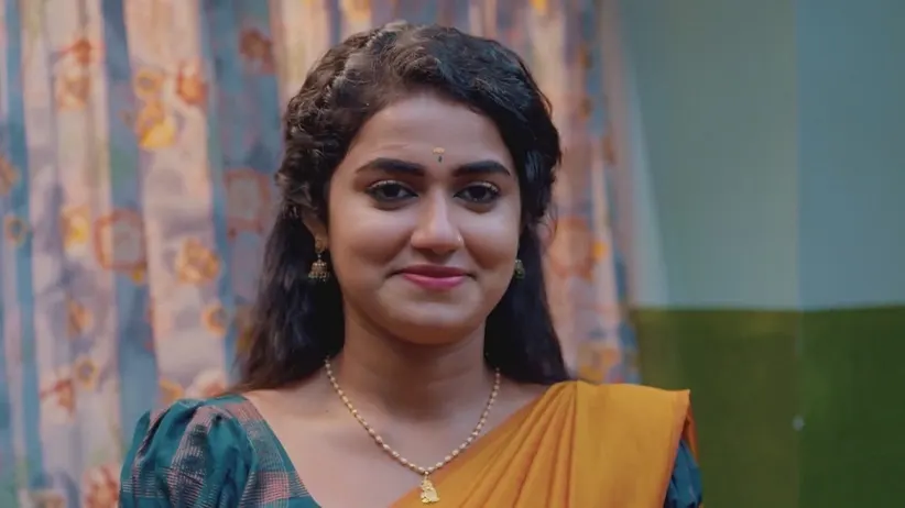 Radhika Saves Priyanka | Snehapoorvam Shyama