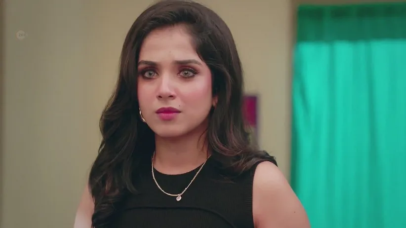 Priyanka and Rajiv Team Up against Amruta