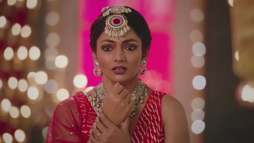 Amruta Supports Ishika
