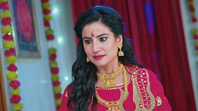 Kavya Praises Shivika’s Attire | Shivika