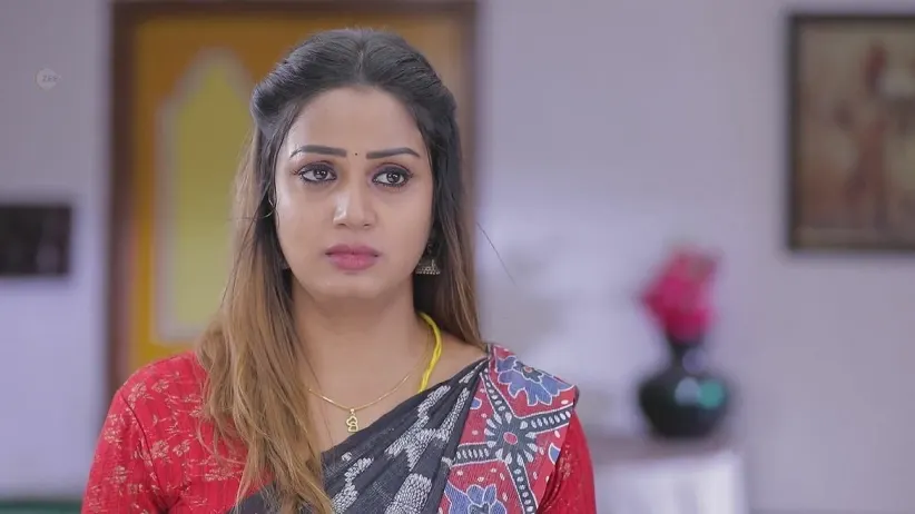 Bharathi is Disturbed to See an Injured Azghar | Idhayam
