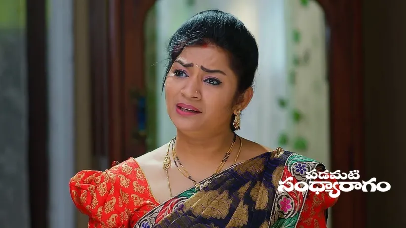 Ramalaskhmi Sees Showrya and Ashmitha Together