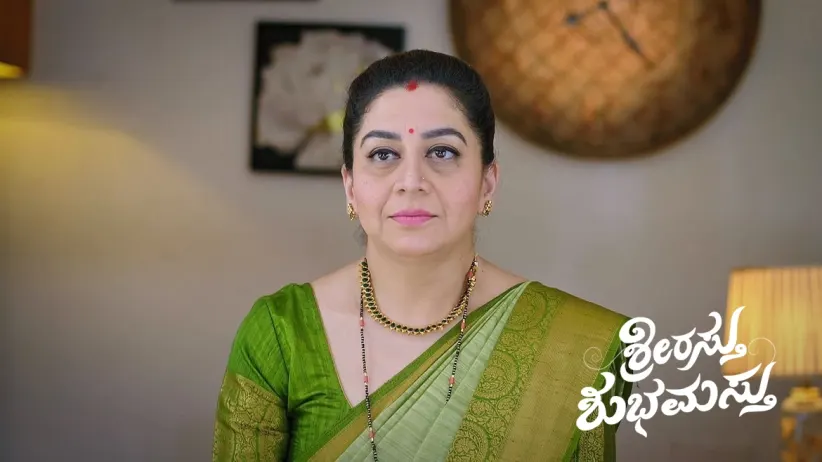 Sharvari Sneaks into Tulasi's Room