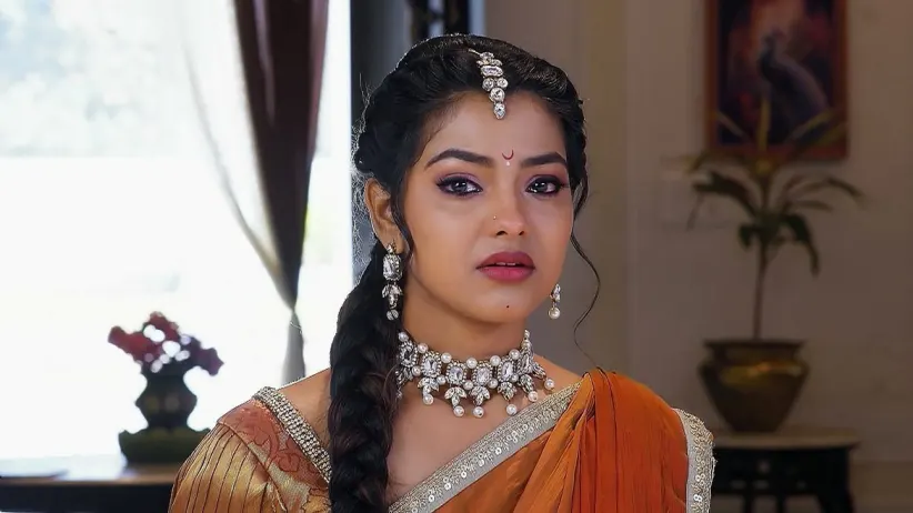 Kaveri Gives a Stern Warning to Mayuri's Friends