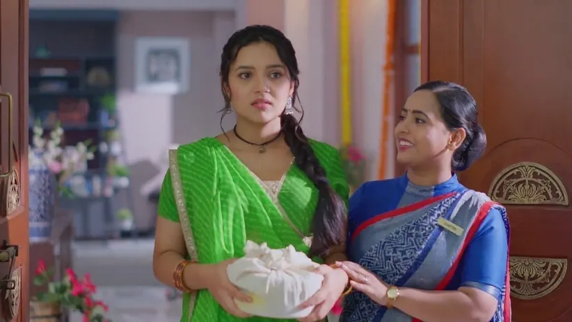 Vasudha Worries about Winning Chandrika's Heart | Vasudha