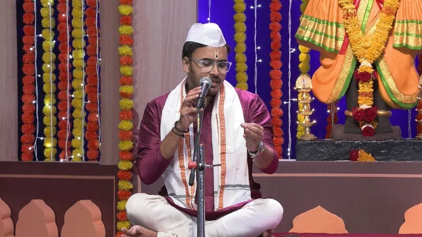 Mangesh Borgaonkar Sings an Abhanga