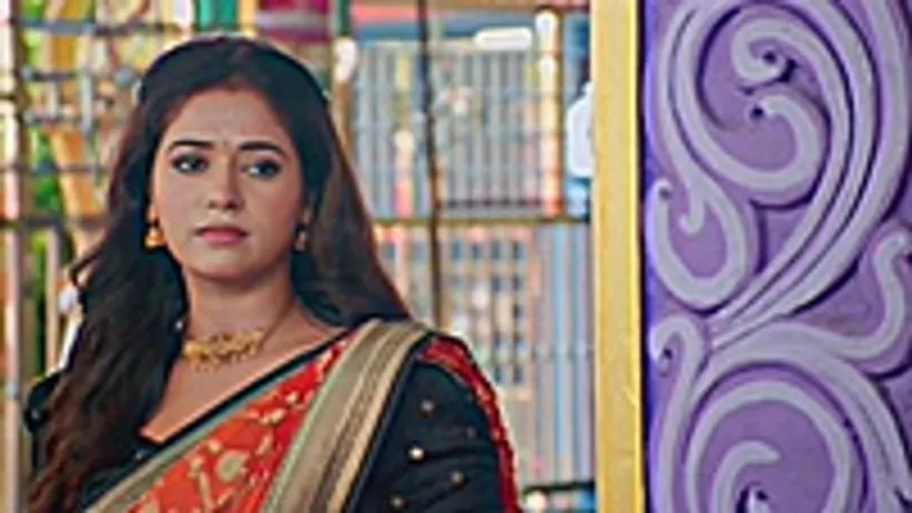 Maya Overhears the Astrologer | Sandhya Raagam