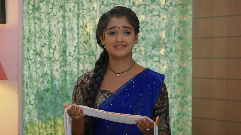 Bhoomi Gives a Special Bath to Sharath