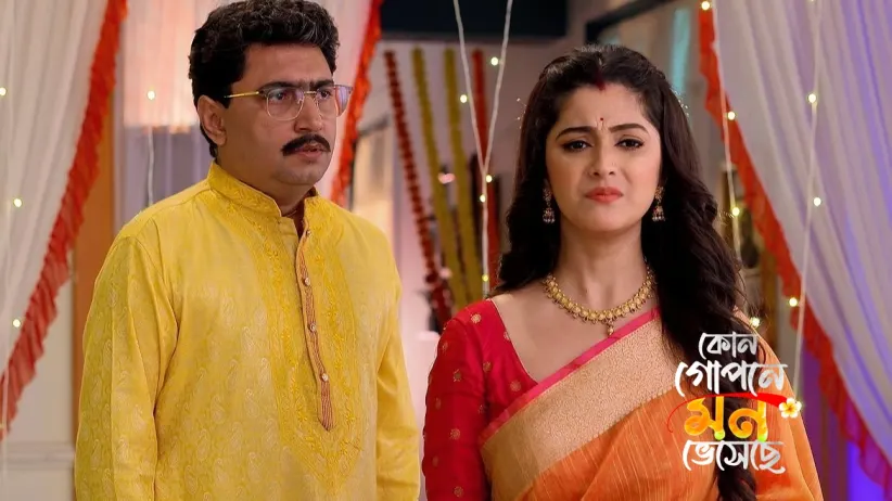 Aniket Attends Jorabari Durga Puja with Ahana