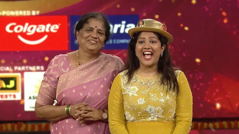 Srivalli Gifts Her Mother a Gold Ring