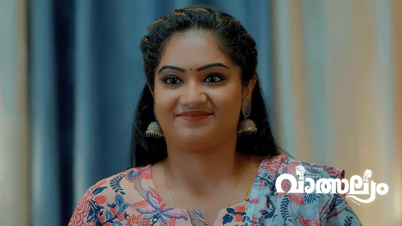 Meenakshi Takes the File to Karthik