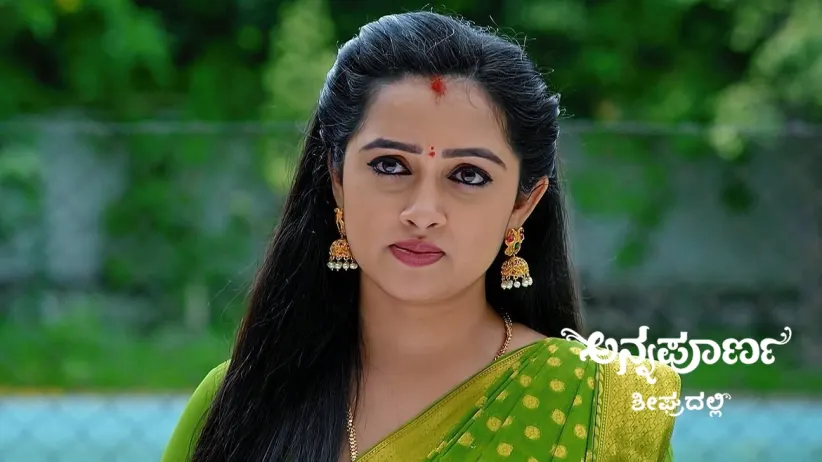 Niharika Falls at Avani's Feet and Apologises