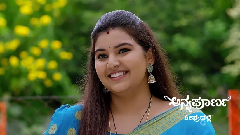 Avani Falls at Niharika's Feet and Apologises