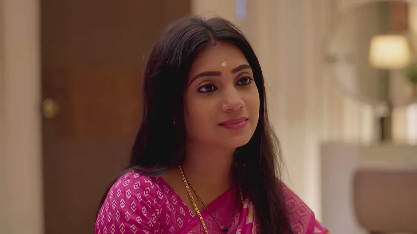 Rahul Puts on an Act in front of Raji