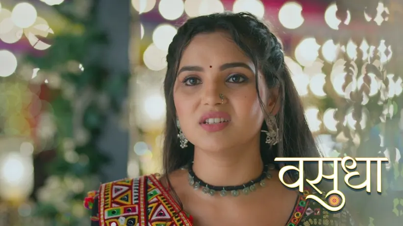 Vasudha Pretends to Sing in front of Everyone