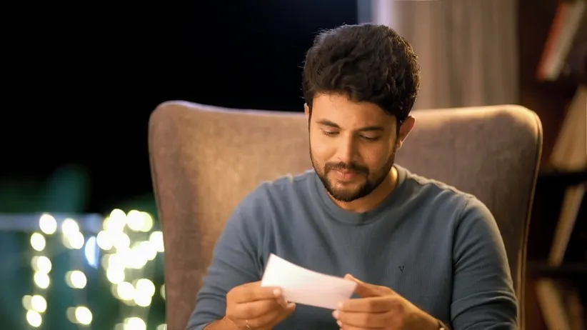 Aditya Gifts Anklets to Paaru | Paaru | Promo