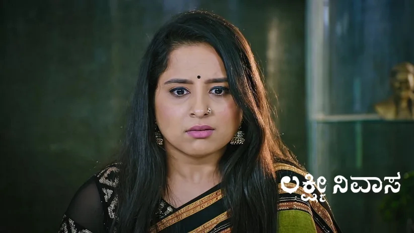 Lalita Sees Lakshmi Talking to Vishwa