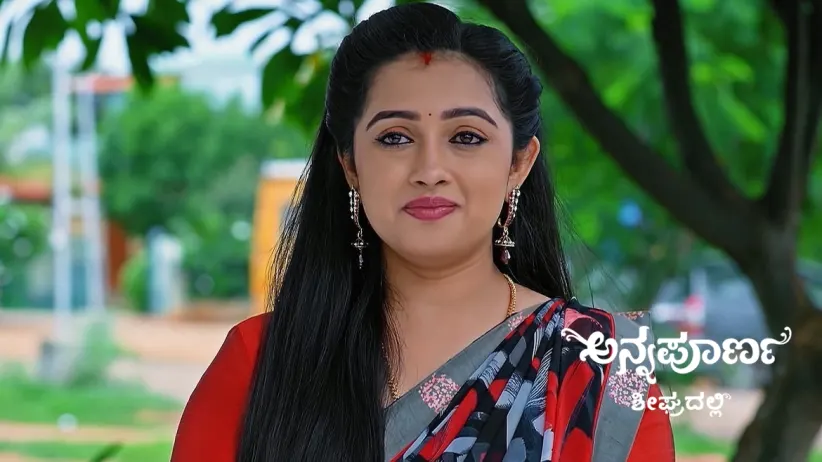 Sujatha Rushes an Injured Avani to the Hospital