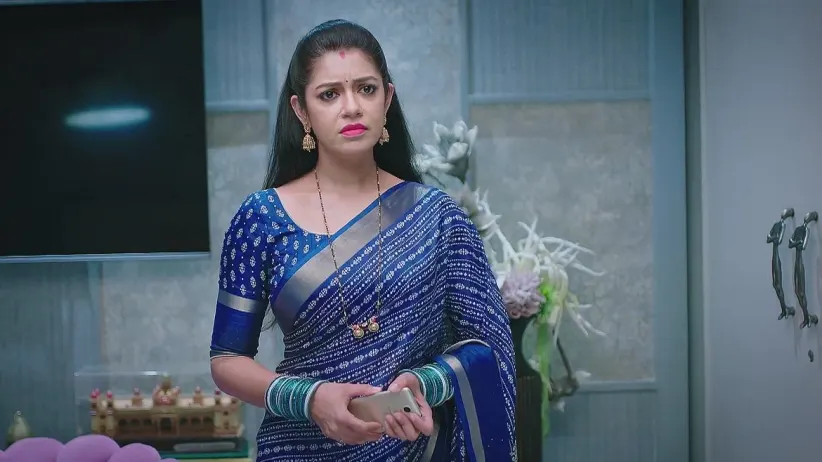 Bhoomika Learns about Manya's Deception | Amruthadhaare