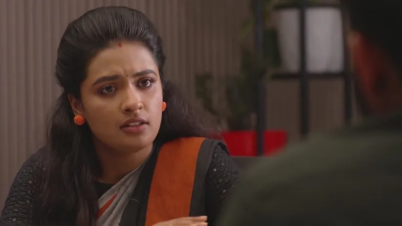 Shalini Tells Devan about Tejaswini | Kudumbashree Sharada