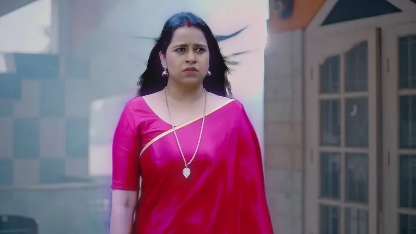 Gouri’s Spirit Roughs Up Bhadran | Mayamayooram