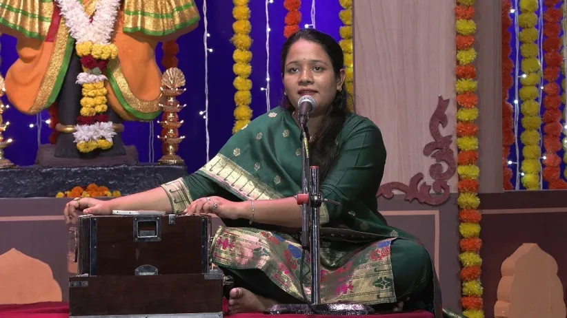 A Song Describing the Form of Lord Vitthal Is Sung