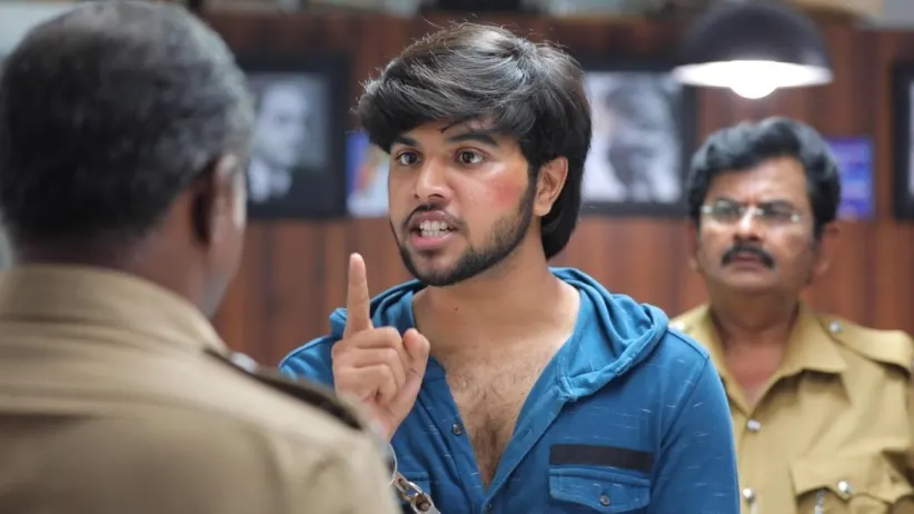 Gomathi Learns about Gurumurthy's Plight