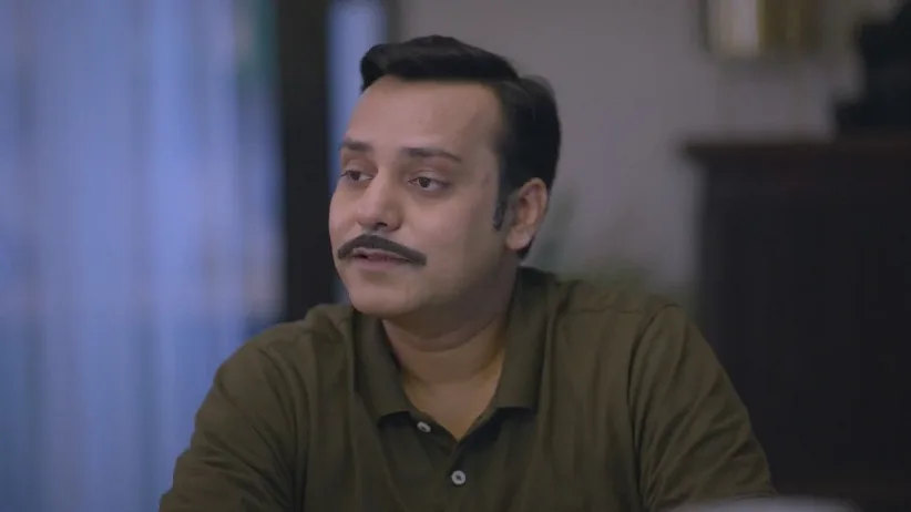 Veeru Is Praised in the Cricket Match