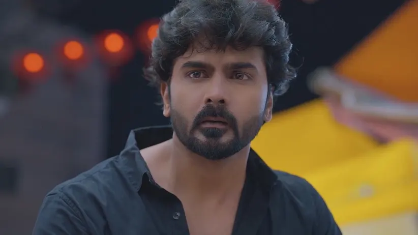 Janani Thanks Her Friends | Mounam Pesiyadhe