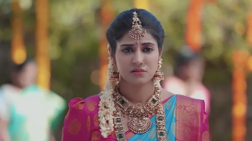 Janani Overhears Thulasi