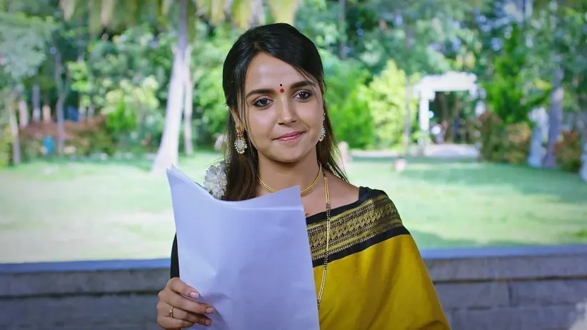 Parvathi Stops Shivanna from Signing a Document