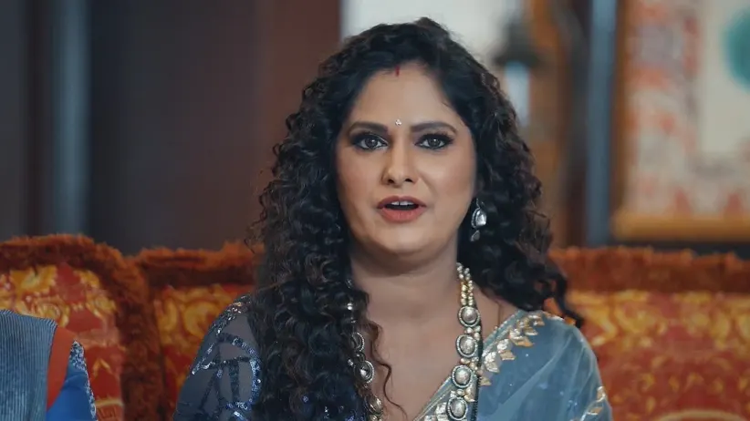 Vijay Gets to Know the Story of the Cast of 'Vasudha'